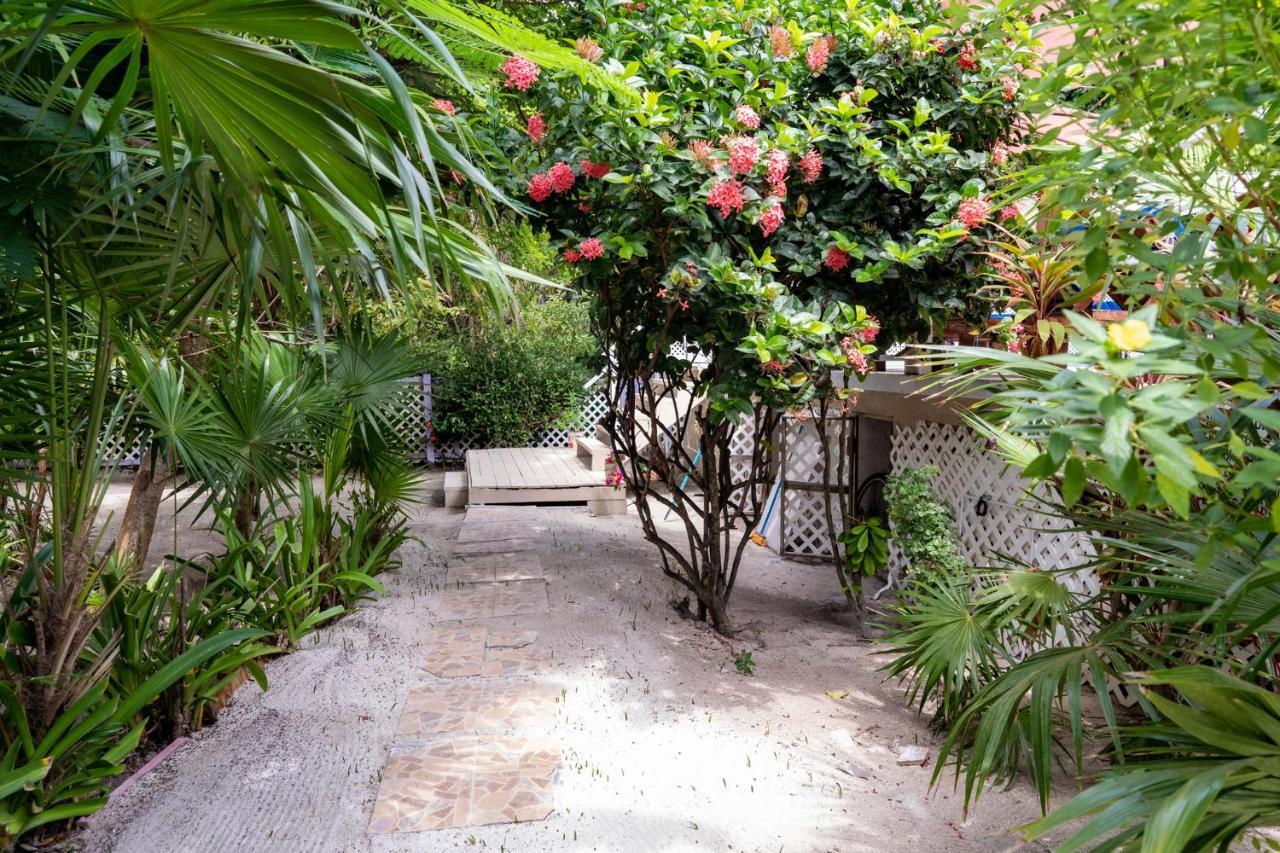 Hummingbirds Cabins Caye Caulker Exterior foto